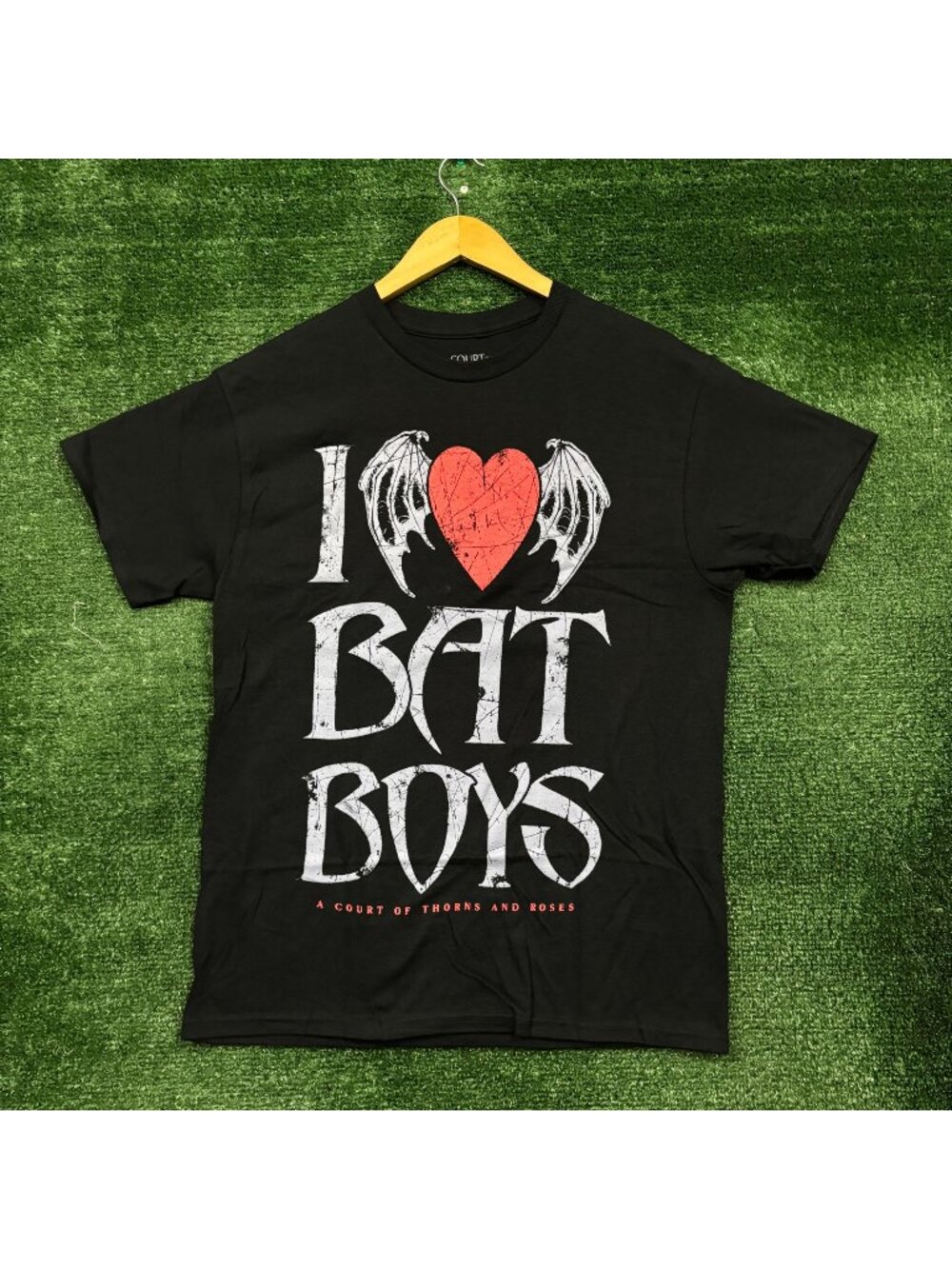 A Court Of Thorns and Roses I Love Bat Boys T-Shirt Size Medium